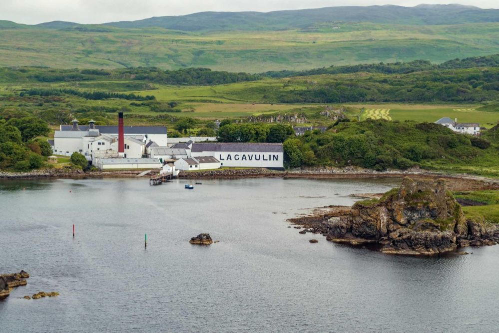 Islay whisky régió, Lagavulin Distillery, Islay